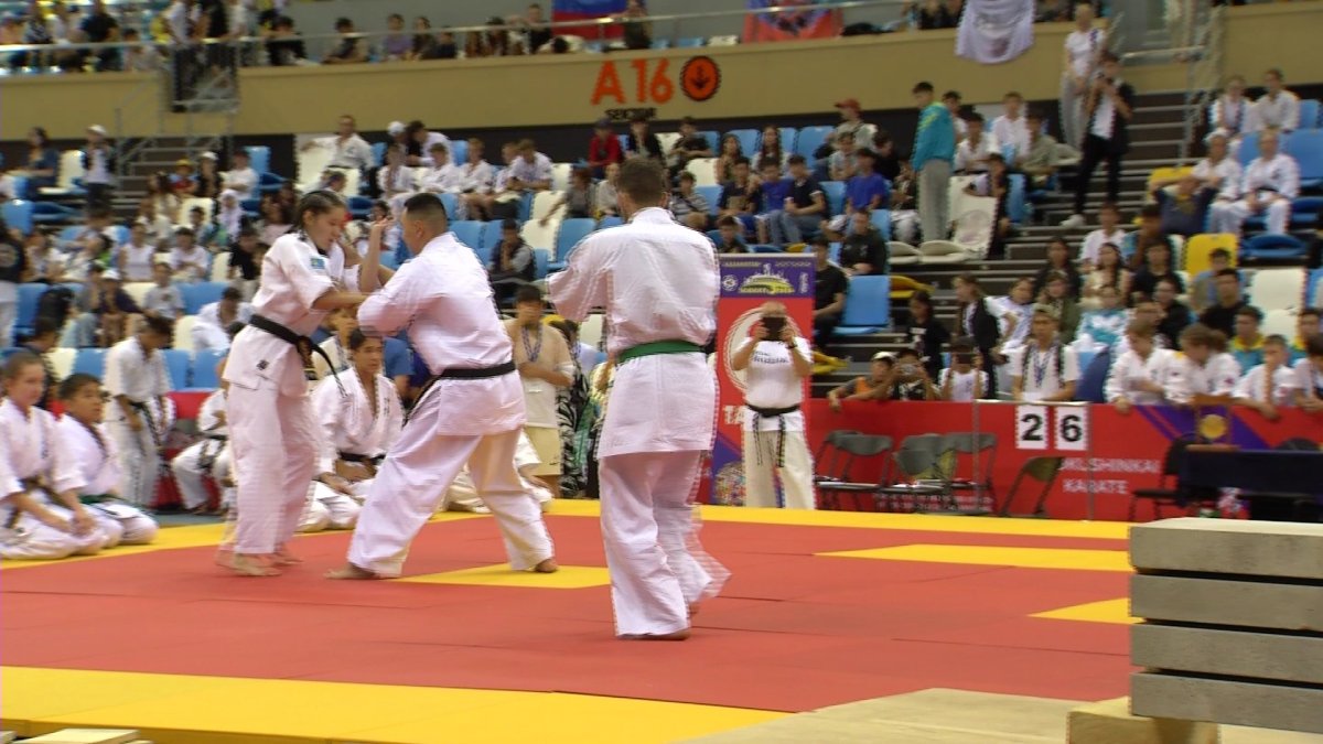 Чемпионат Азии по кекушинкай каратэ начался в Астане