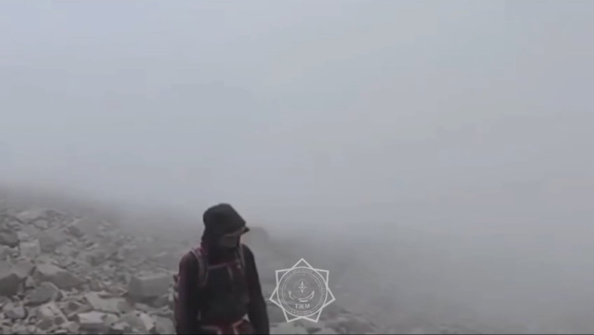 Подростков спасли в туман в горах в Алматинской области