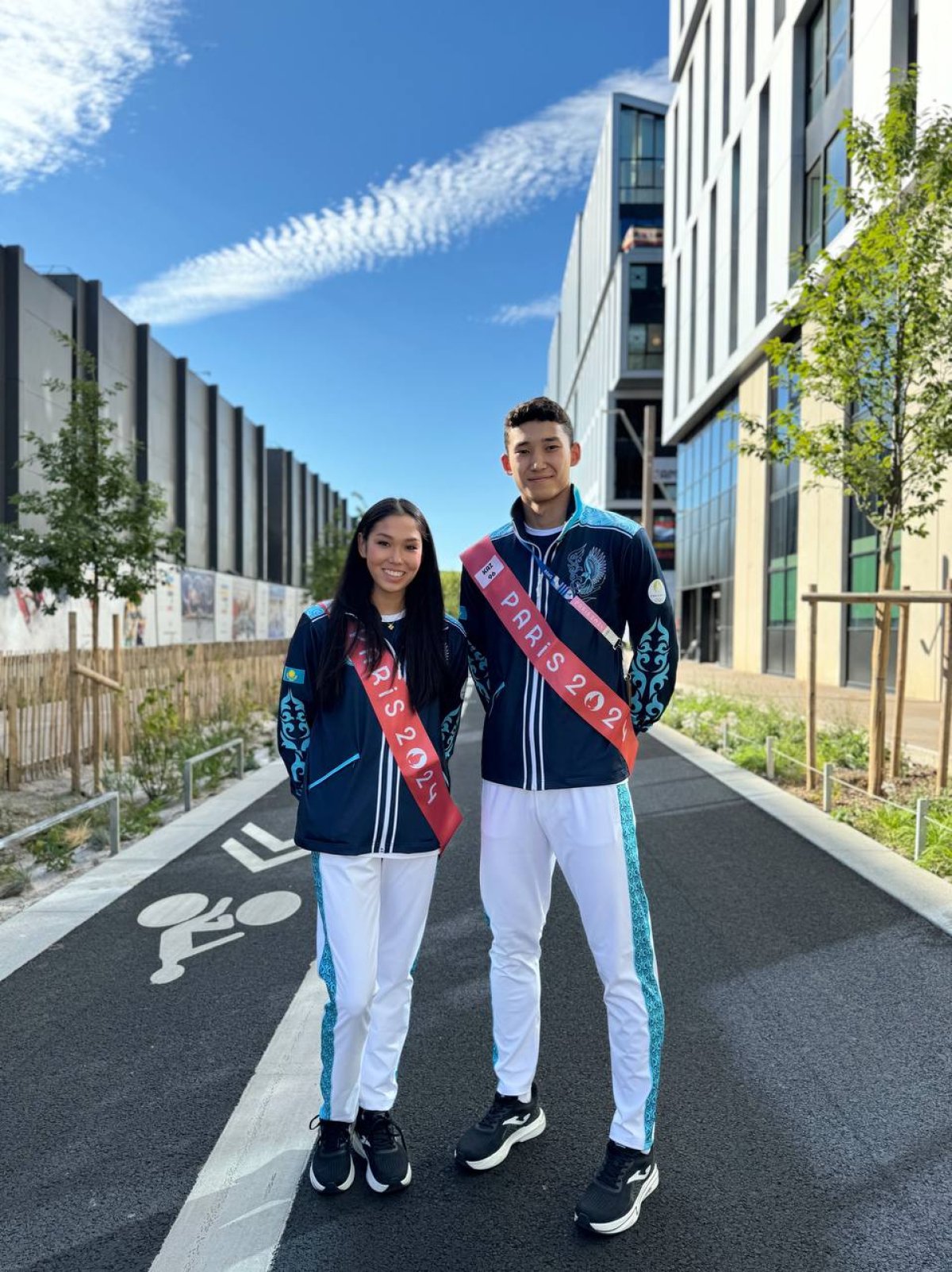 Париж Олимпиадасының жабылу салтанатында Қазақстан туын Эльжана Таниева мен Батырхан Төлеуғали алып шығады