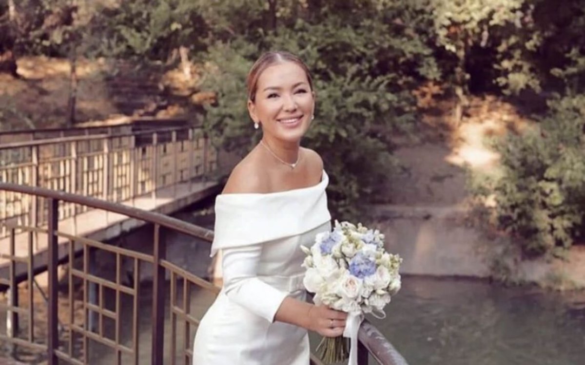 «Айнаға да қарағым келмейді»: әнші Мақпал Исабекова денсаулығы сыр бергенін айтты