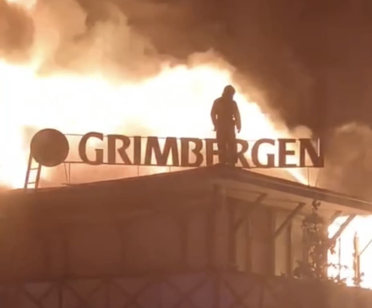 Пожар уничтожил кафе в Алматы