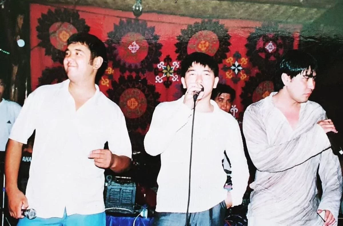 "Кенжебек ренжіп қалмасын": Мақсат Базарбаев "МузАртта" өнер көрсеткен сәтін есіне алды