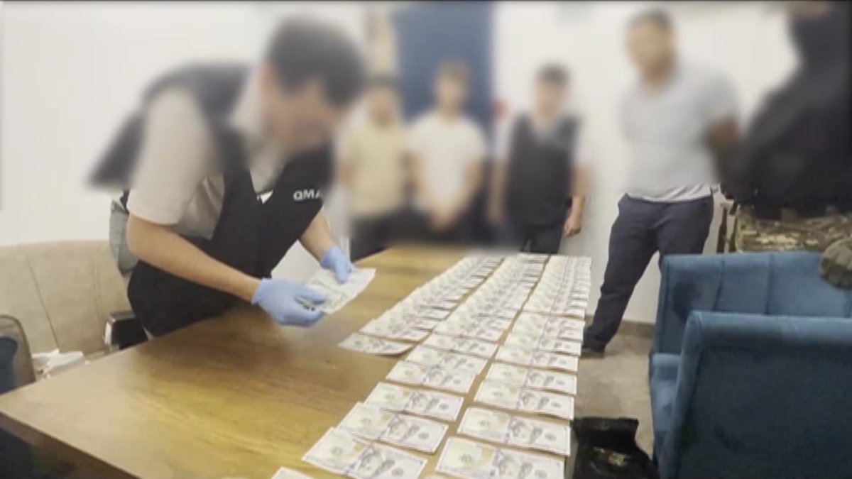 Шымкент тұрғындары жалған доллар мен есірткі заттарын сатпақ болған
