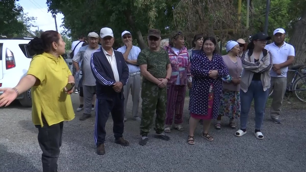 Ежегодно страдающие от половодья актюбинские дачники требуют расчистить русло реки Жинишке