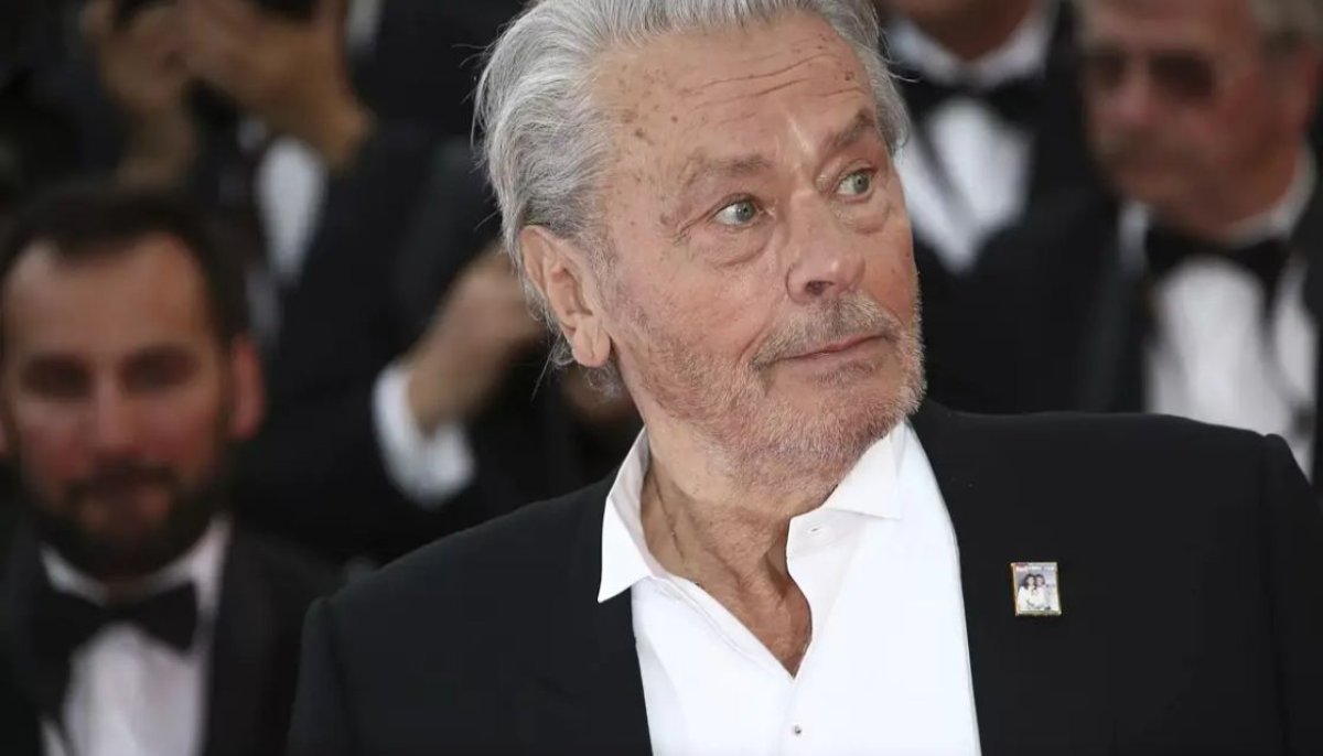 Француз актері Ален Делон өмірден озды