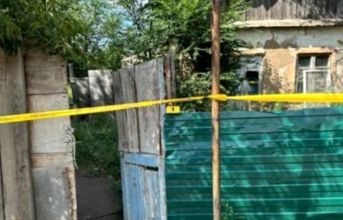 Труп пенсионерки нашли в частном доме в Уральске: в убийстве подозревают 28-летнего соседа