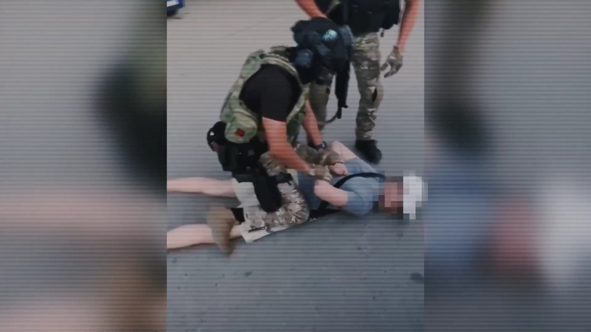 Алаяқтар қолды қылған 6 көлік иелеріне қайтарылды