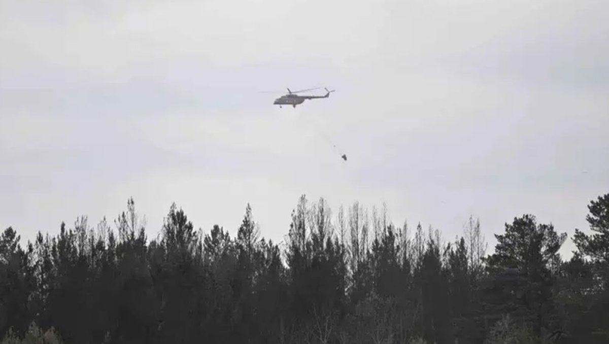 Атырау облысындағы қамыс өрті тікұшақтың көмегімен сөндірілді