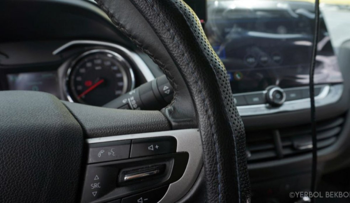 Келесі жылы рулі оң жақтағы таксилер жұмысын тоқтатады