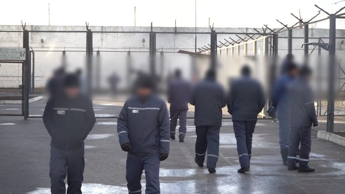 «Түрмедегілер денелерін кесіп, өз-өздеріне қасақана жарақат салған», - тұрғын