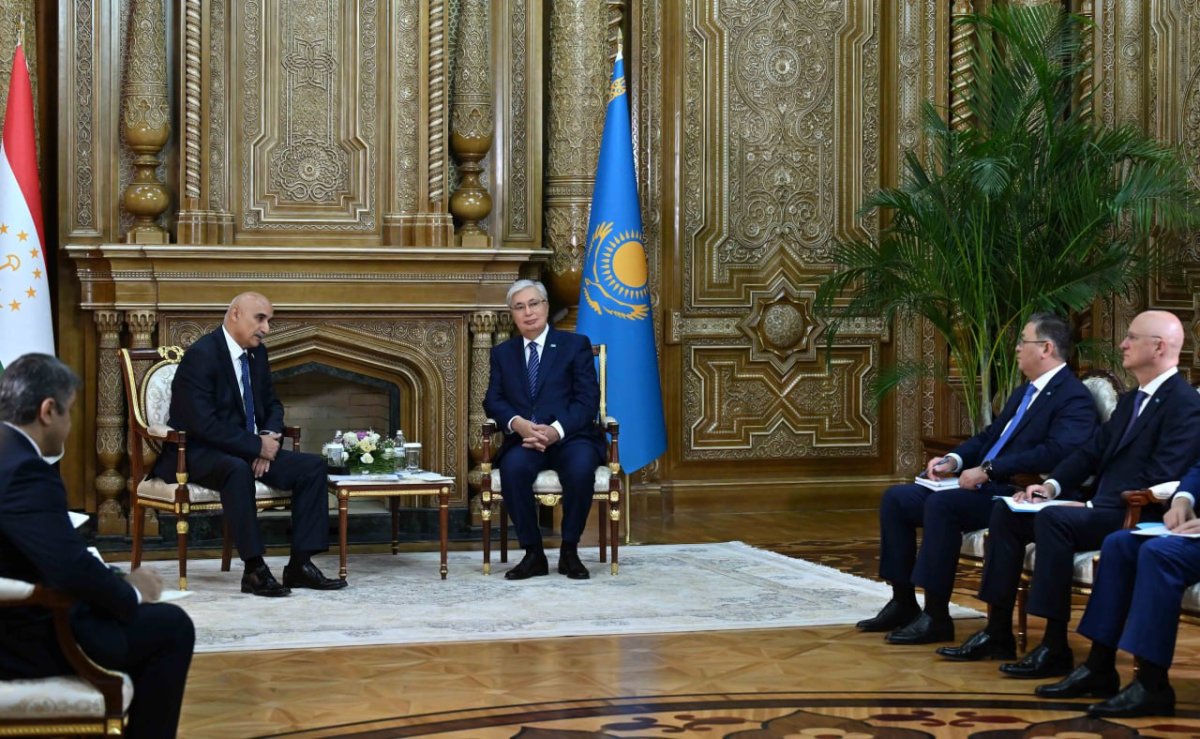 Токаев провел встречу с Председателем Маджлиси намояндагон Маджлиси Оли Таджикистана