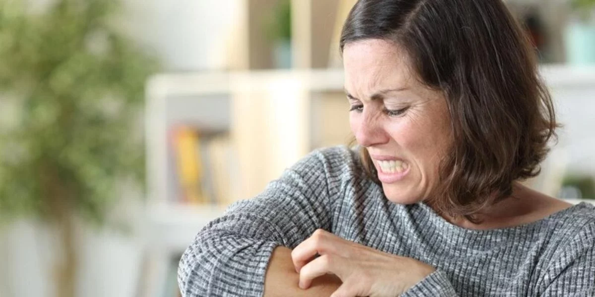 Әйел белгісіз жәндік шаққан соң екі аяғынан айырылды