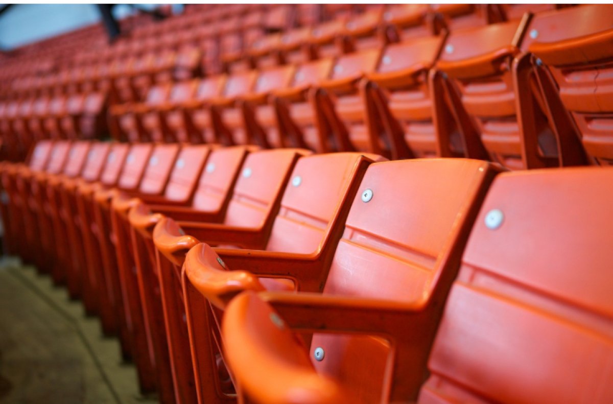 Матч чемпионата Франции прервали из-за пожара на стадионе