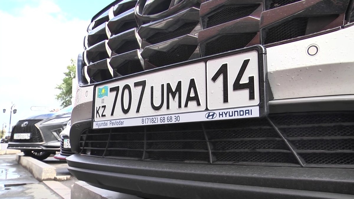 Почти 470 тысяч долларов павлодарцы потратили на "красивые" номера для авто