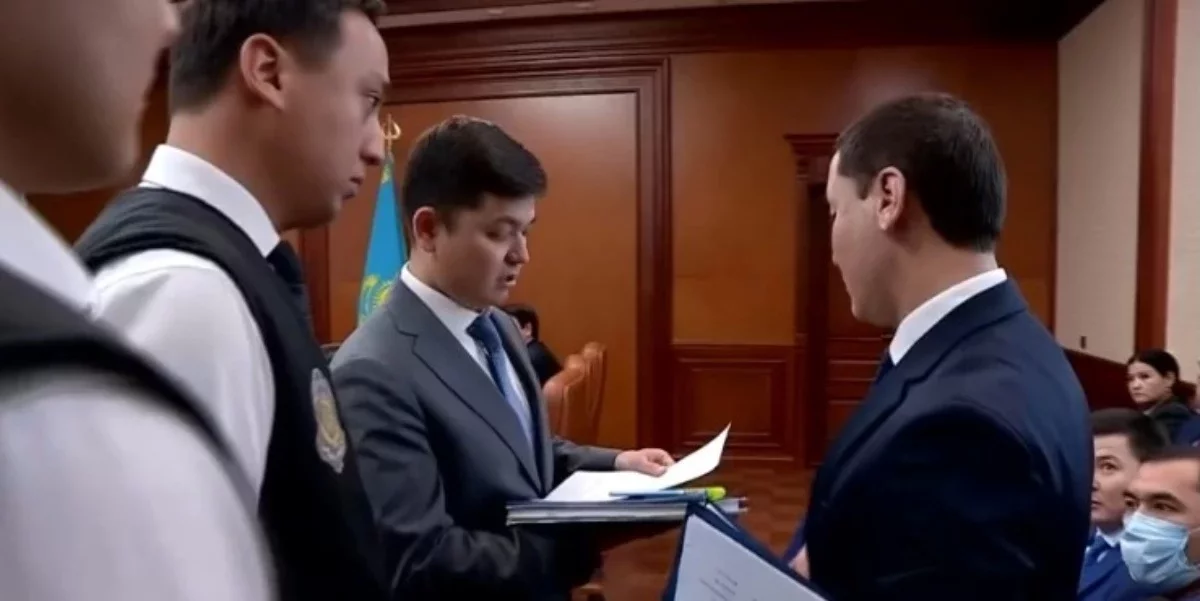 "Монша салып, ата-анасының атына рәсімдеген": Шымкентте жиналыс кезінде ұсталған шенеунік 9 жылға бас бостандығынан айырылды
