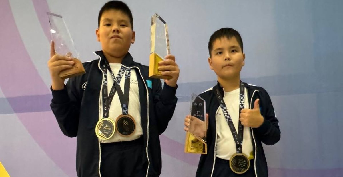"Семейное" золото: два брата из Казахстана выиграли чемпионат по шахматам в Узбекистане