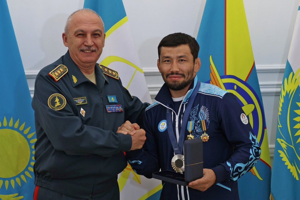 Казахстанским олимпийцам-военнослужащим досрочно присвоили звания
