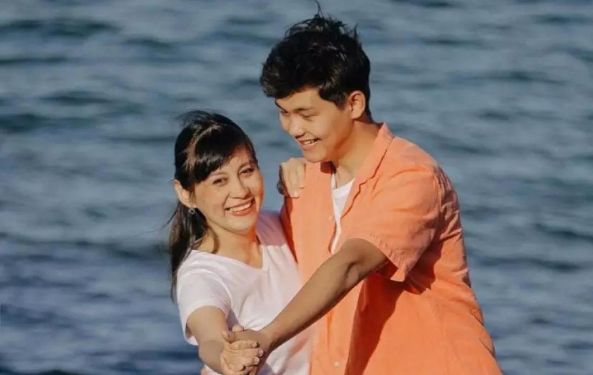 “Күтеміз, Садр!“ Sadraddin шетелде бейнебаян түсіріп жатыр