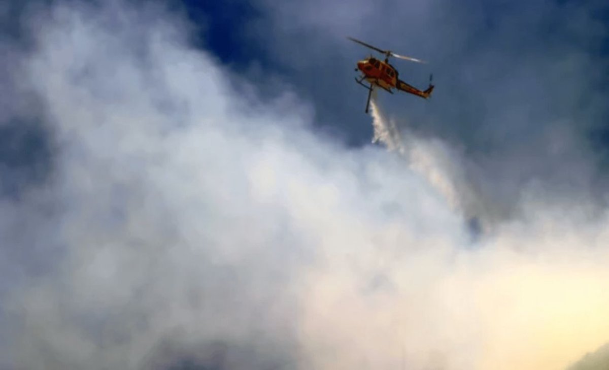 Өрт сөндіруші тікұшақ өзенге құлады