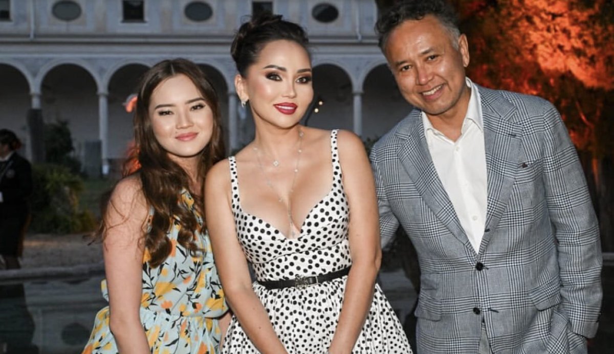 50-летняя Баян Алагузова сообщила о рождении третьей дочери