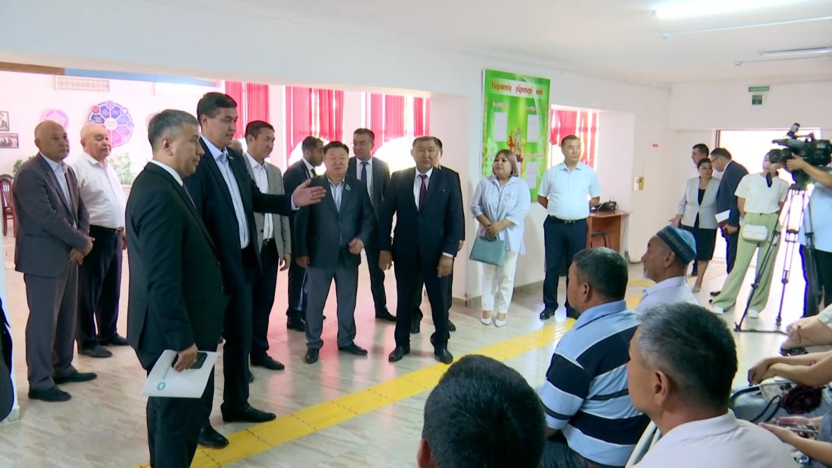 «AMANAT» партиясы Республикалық қоғамдық қабылдау бөлмесінің өкілдері ауыл тұрғындарының мәселесін тыңдады
