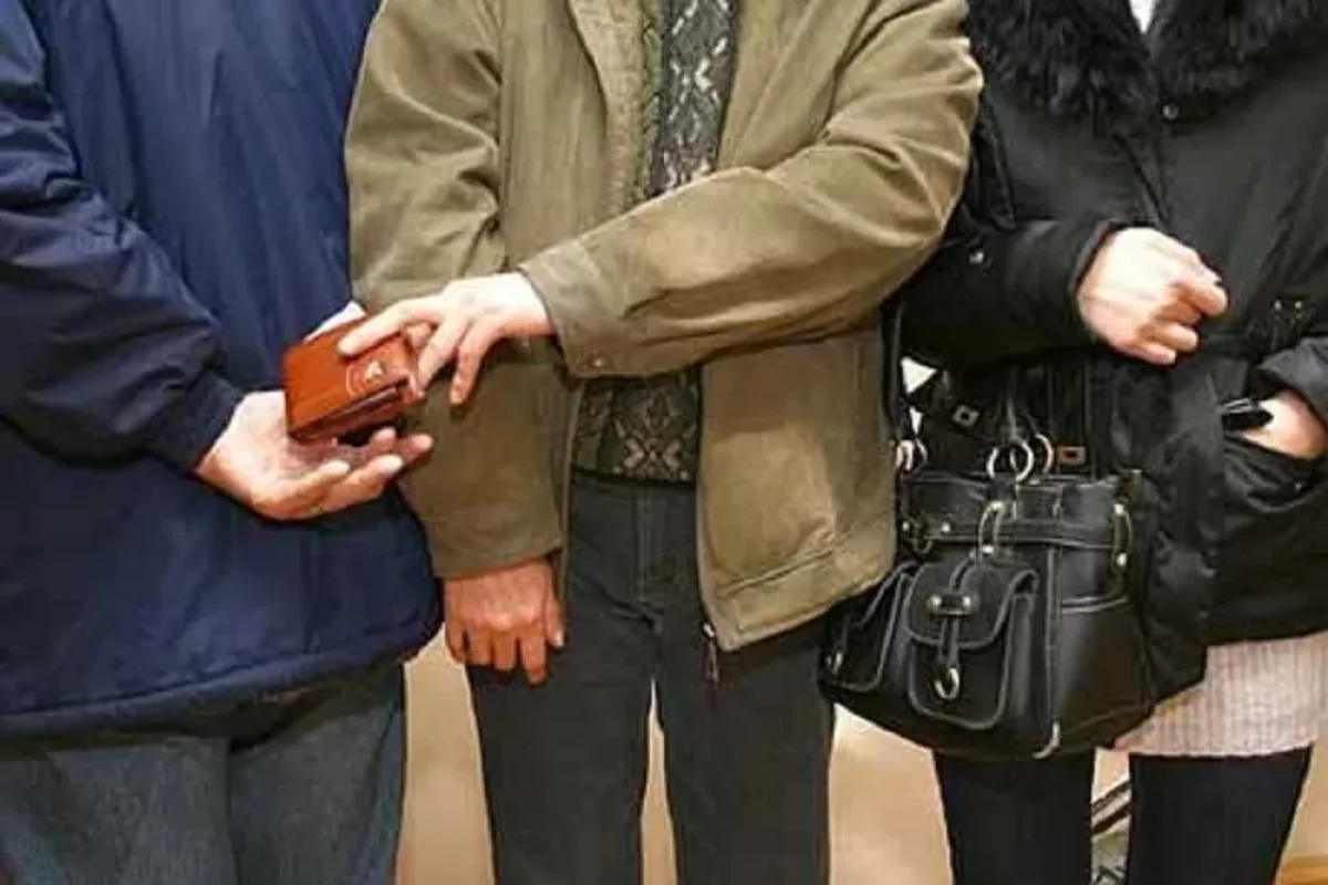 Банда карманников обкрадывала алматинцев на миллион тенге в день