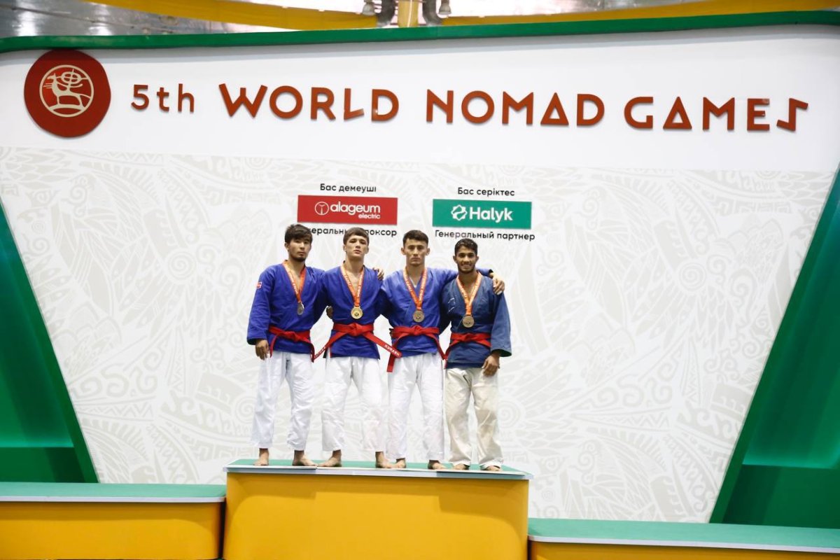 Казахстанские спортсмены выиграли в кураше 13 наград