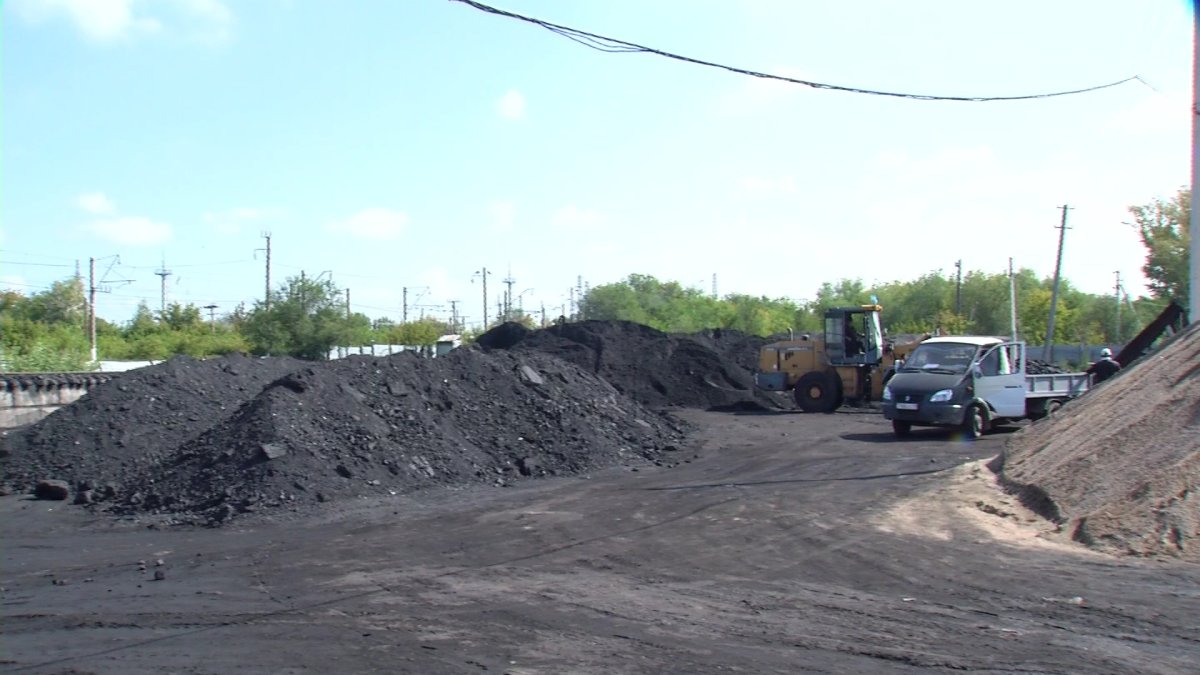 Дефицита угля не будет: жители частного сектора Астаны готовятся к отопительному сезону