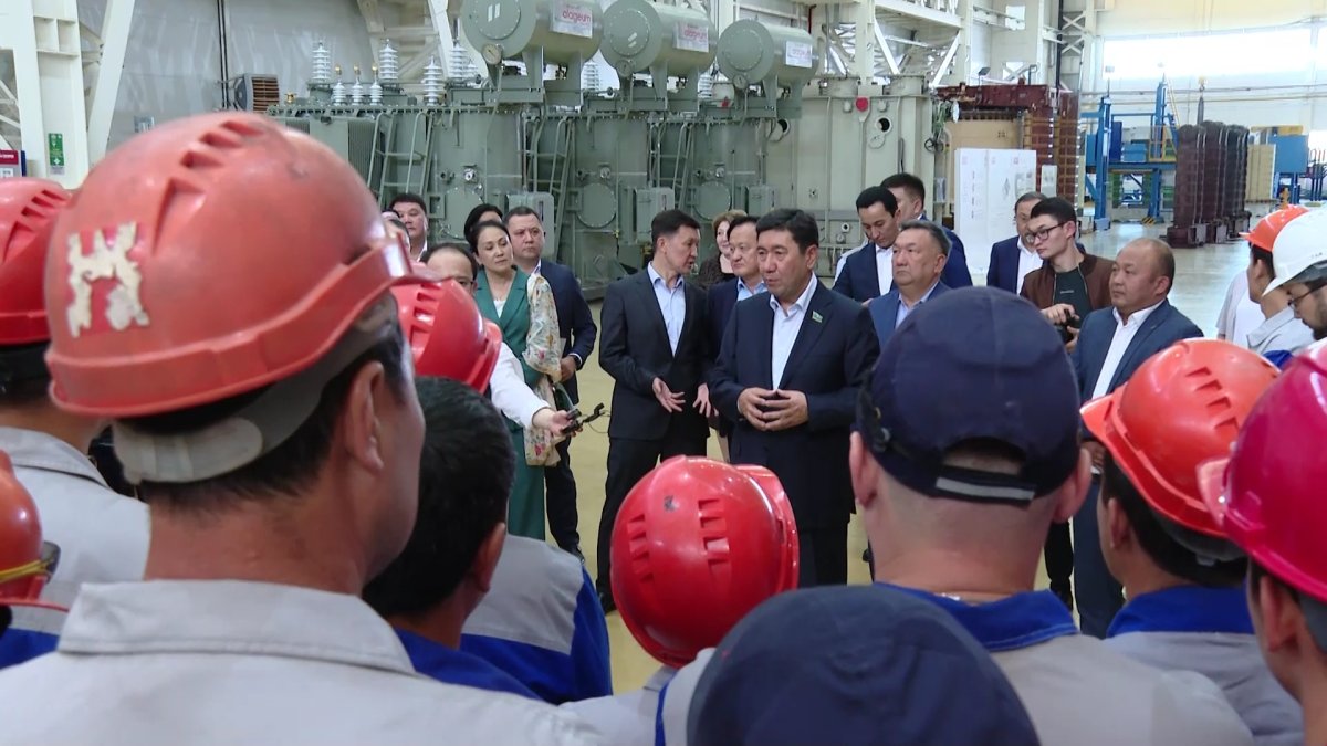 Члены Народного штаба встретились с молодежью Шымкента