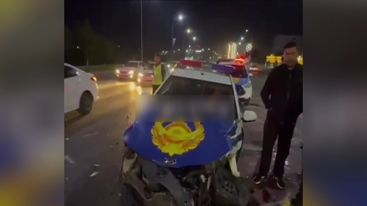 Шымкентте патрульдік полиция полкінің қызметкері мінген қызметтік көліктің қатысуымен жол апаты болды