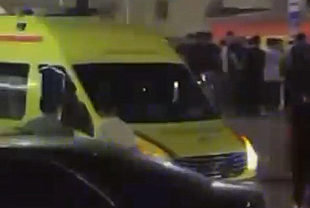 Врачи борются за жизнь двух девочек, пострадавших в ДТП в Актау