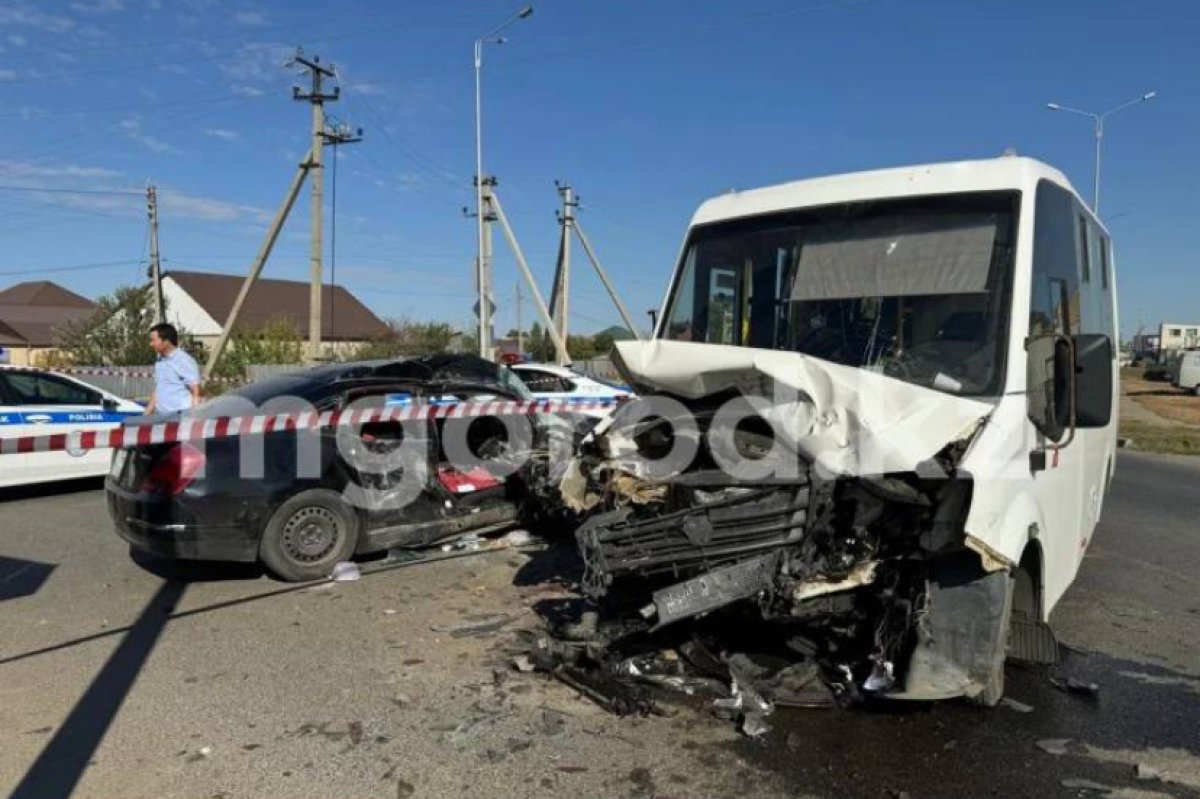11 человек пострадали в ДТП с участием пассажирского автобуса в Уральске