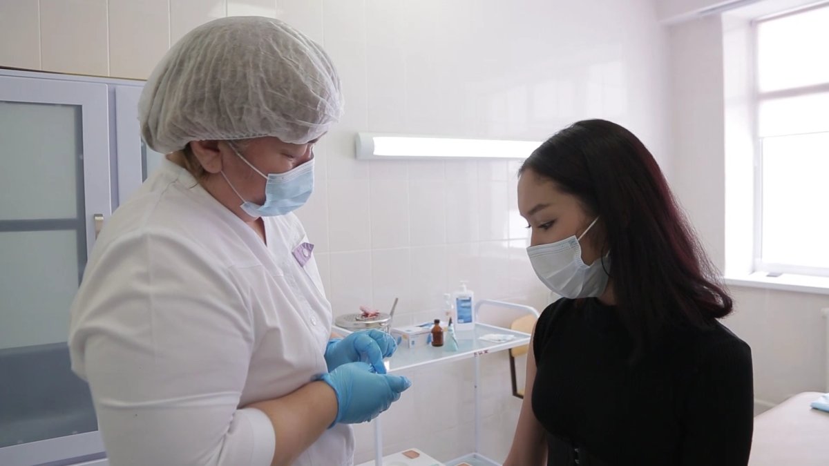 Адам папилломасы вирусына қарсы вакцинаны 11-13 жас аралығындағы қыздар алады