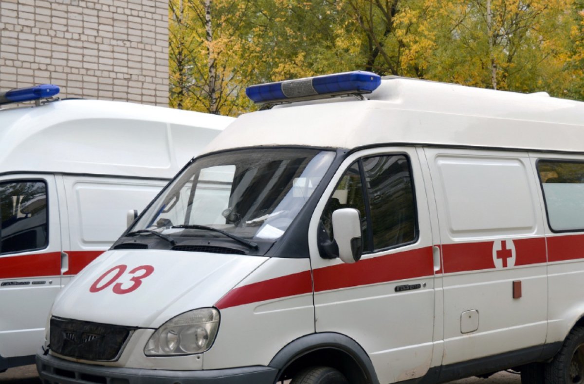 Дебошир напал на медиков и ранил полицейского в Мангистау