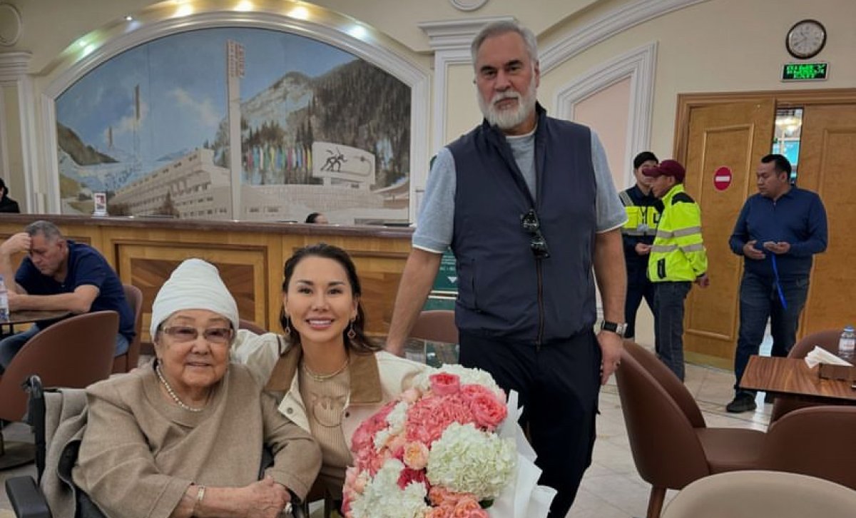 «Где-то напряглась Джанабаева»: Динара Сатжан заинтриговала фото с букетом цветов и Меладзе