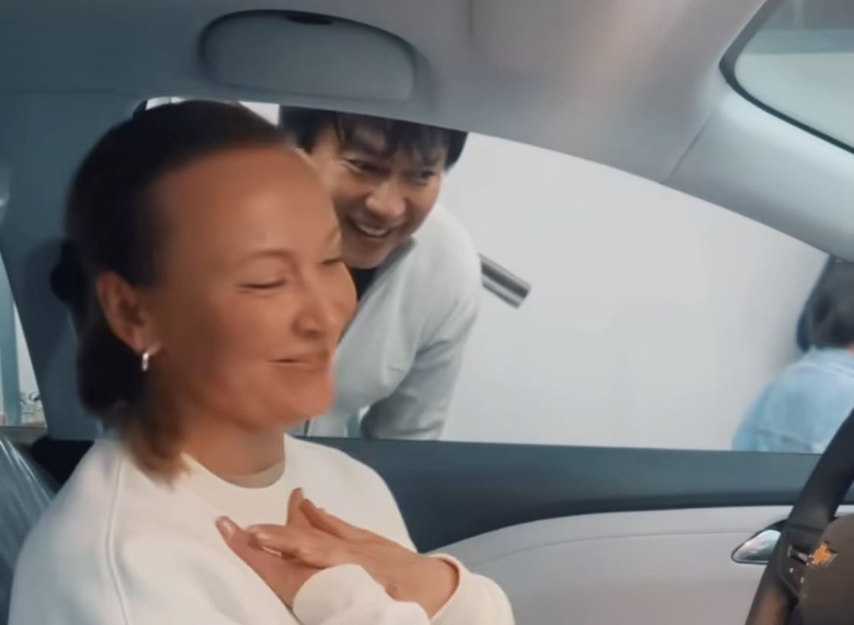 Певец Беркут подарил автомобиль своей тёще