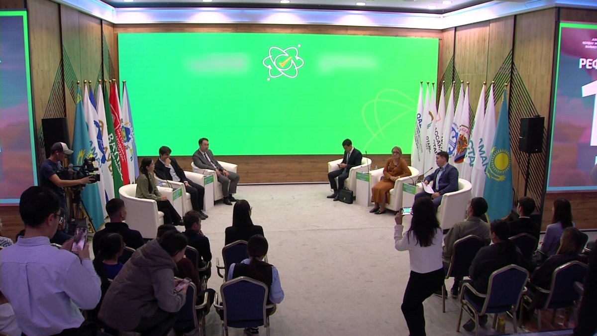 Предстоящий референдум обсудили ученые и эксперты в области атомной энергетики с молодежью Астаны