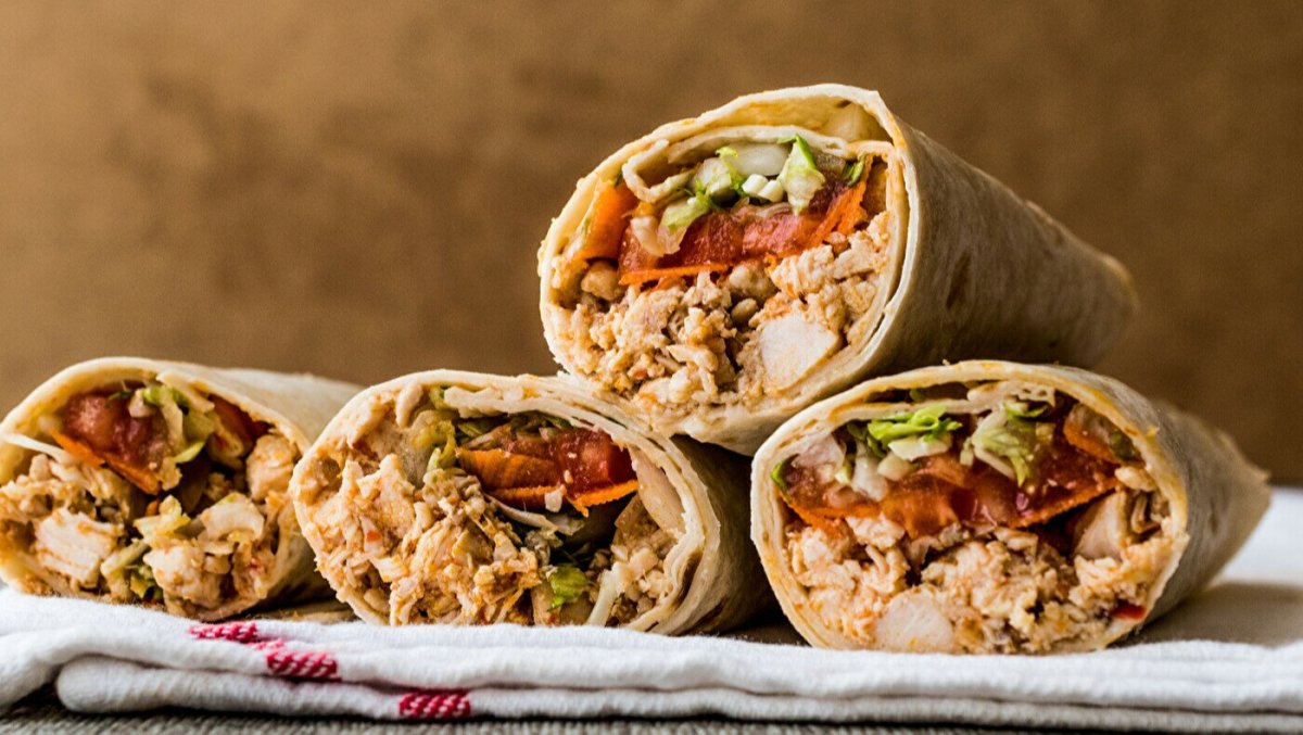 Астанада тегін донер таратылады деген жарнамаға 4 мың адам жиналған