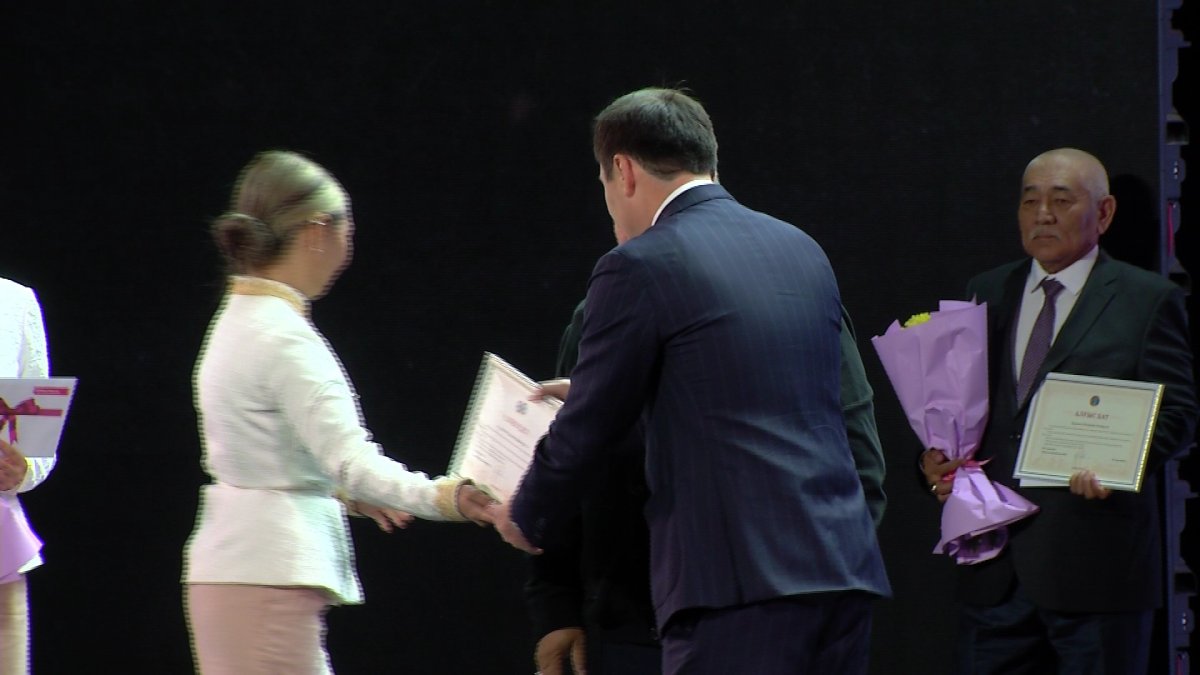 Честный труд: в столице чествовали ветеранов и передовиков труда