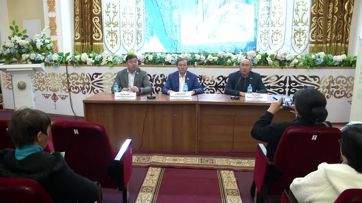 Члены Народного штаба за строительство АЭС встретились с жителями Карагандинской области