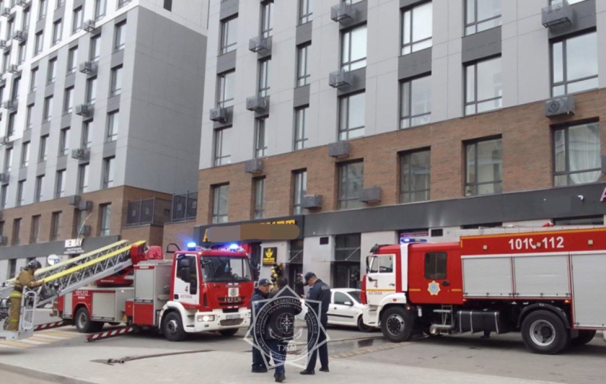 Кабель электропроводки со второго по шестой этаж загорелся в столичном ЖК