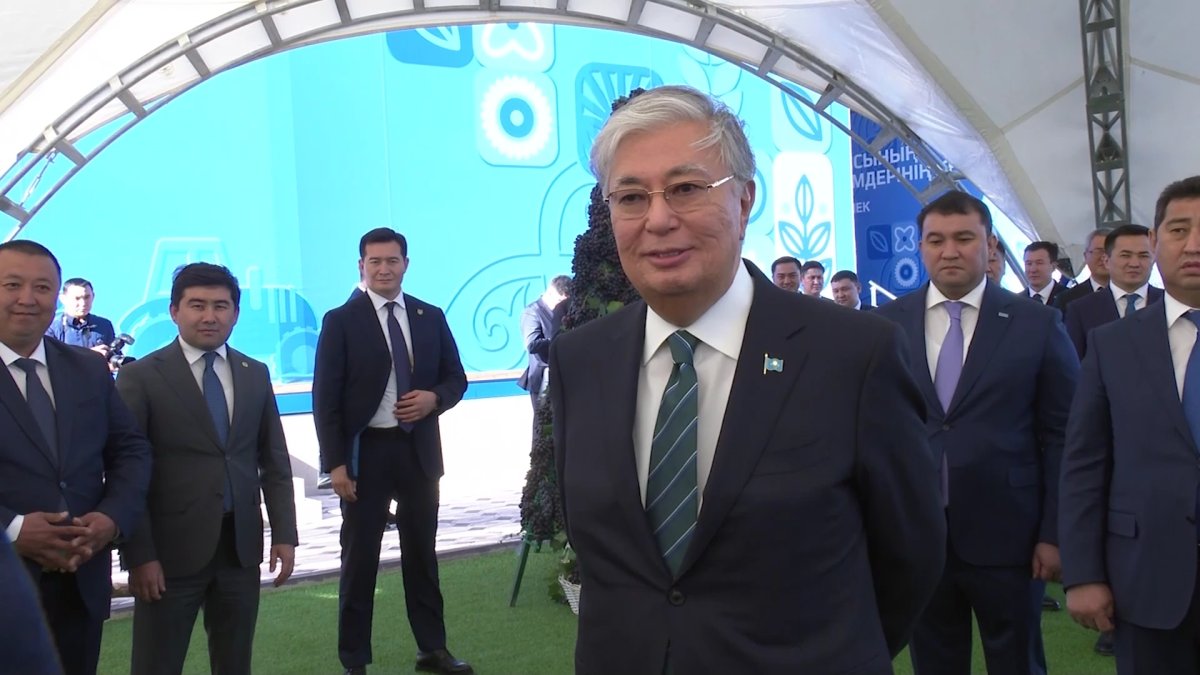 Мемлекет басшысы өңірдегі инвестициялық жобалар шоғырланған «SPK TURKISTAN» өндірістік паркін аралап көрді