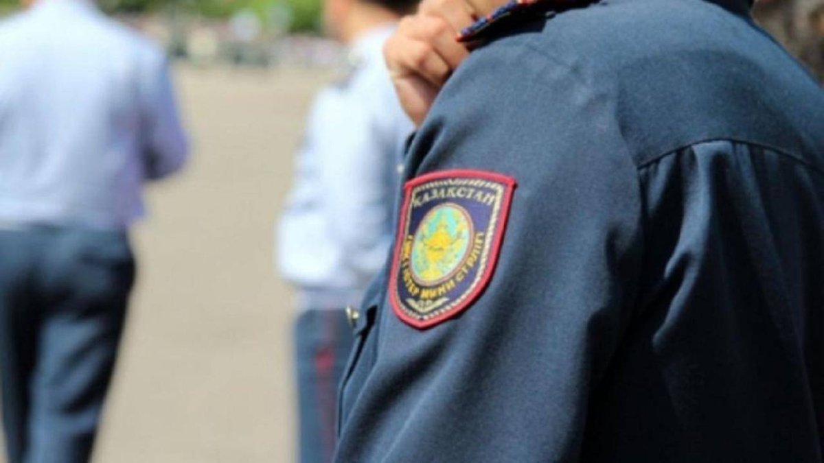 Пинал авто, сломал шлагбаум, пробили стену: столичных вандалов привлекли к ответственности