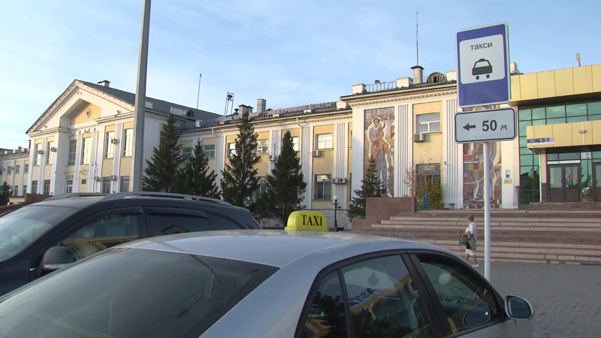 За год водители такси заплатили налоги на сумму около 700 млн тенге