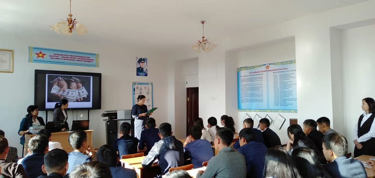 Директора карагандинского колледжа поймали на махинациях с отоплением