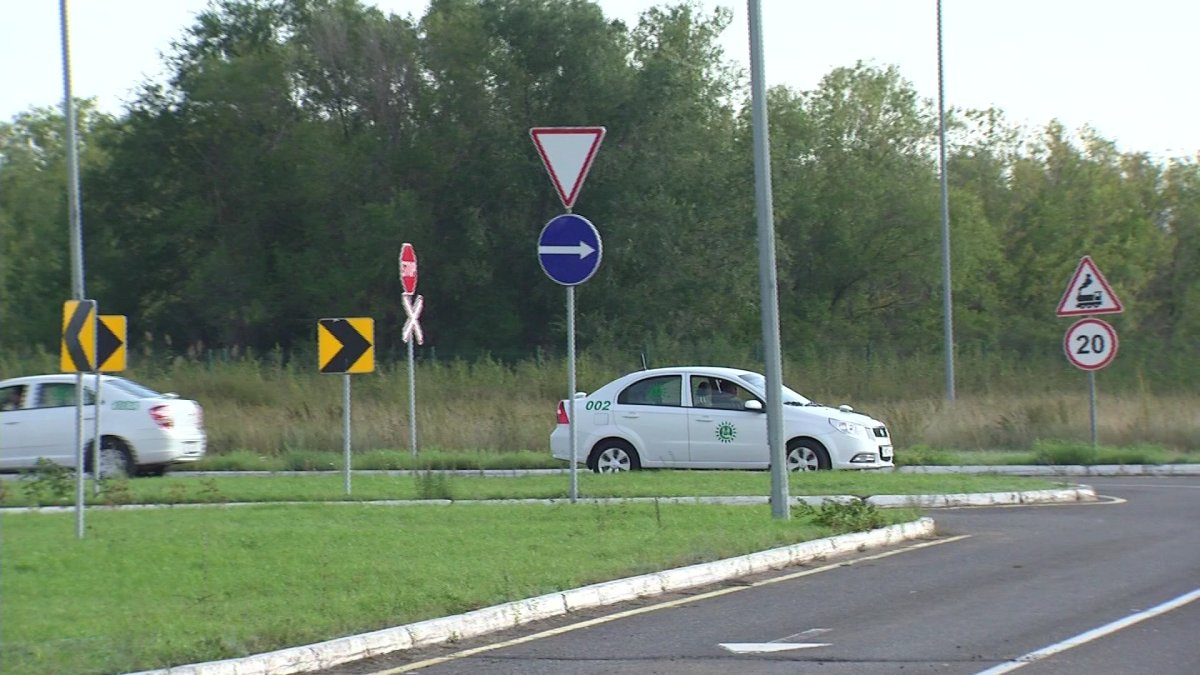 "Автомектеп практикалық сынаққа мүлдем дайындамады", - тұрғын