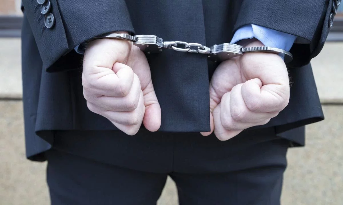 Жетісу облысында алаяқтық жасаған прокурор айыппұлмен құтылып кетті