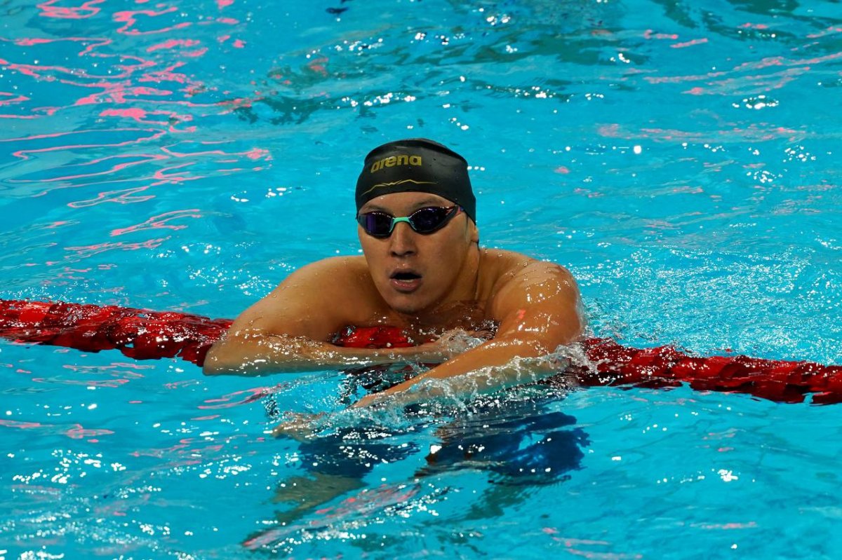 Пловец Нурдаулет Жумагали выиграл серебро Паралимпиады в Париже