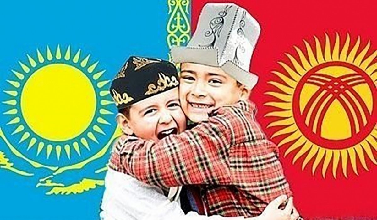 "Қазақ-қырғыз бір туған": Бауырлар қазақ әнін бірге шырқады