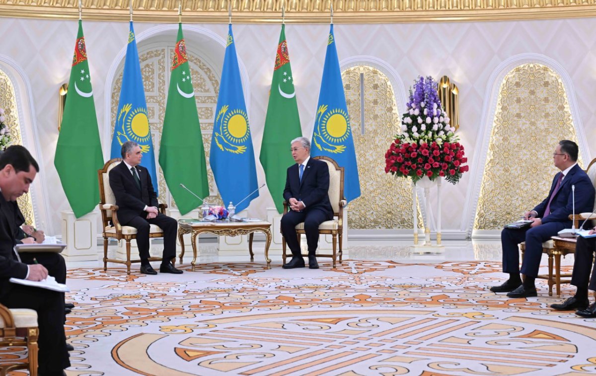 Мемлекет басшысы Түрікменстан Халк Маслахатының төрағасы Гурбангулы Бердімұхамедовпен кездесті